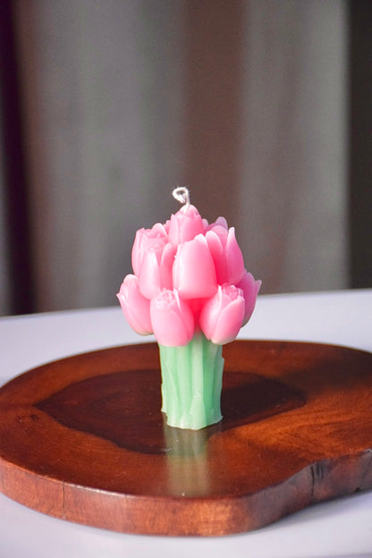 Tulip scented candle